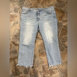 Women's Distressed Cropped Jeans